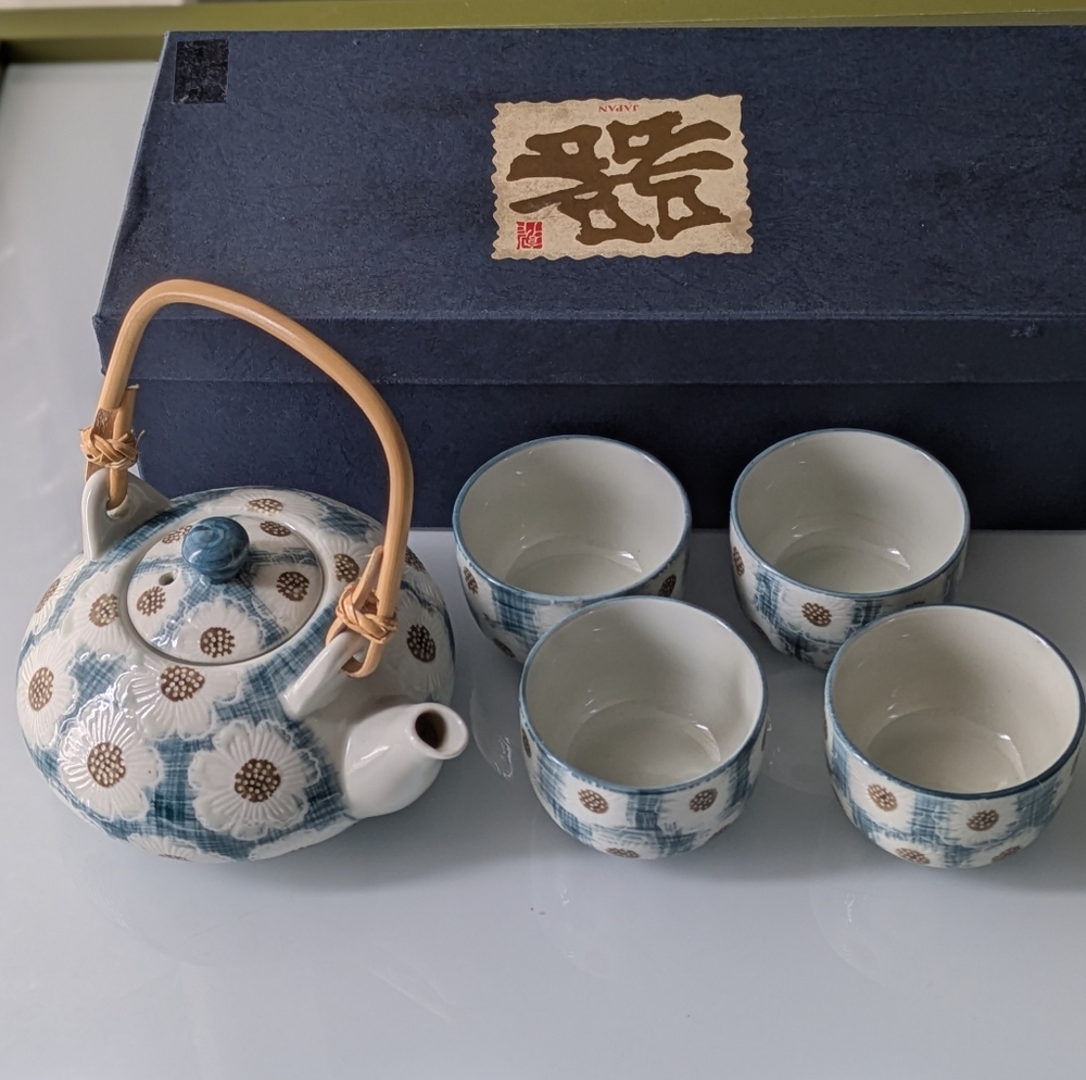 Vintage Japanese Blue And White Floral Tea Set